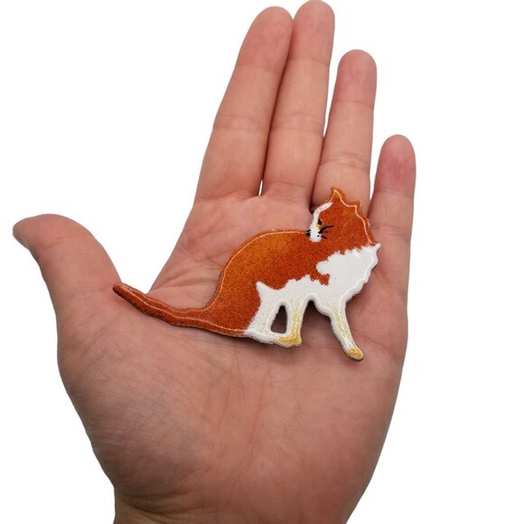 Vintage Brooch Cat Enamel Brown White Kitty Sitting Flat Jewelry Pet Animal Meow - Picture 4 of 6